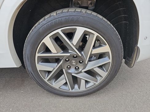 Used 2023 Hyundai Santa Fe Calligraphy image 30