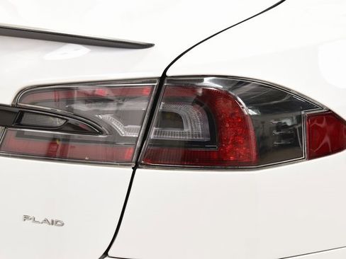 Used 2021 Tesla Model S Plaid image 19