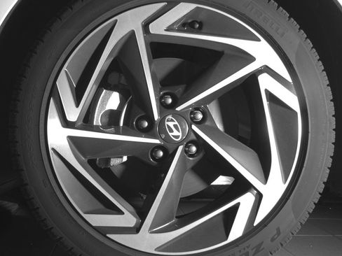 Certified 2025 Hyundai Sonata SEL FWD image 18