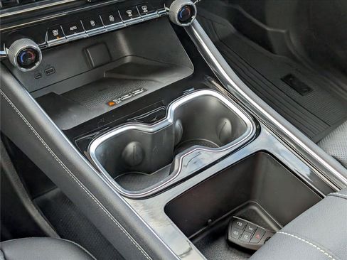 New 2026 Chevrolet Traverse LT w/ Driver Confidence Package FWD image 19