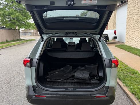 Used 2019 Toyota RAV4 XLE w/ Convenience Package AWD/4WD image 12