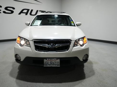 Used 2009 Subaru Outback 2.5i Limited image 2