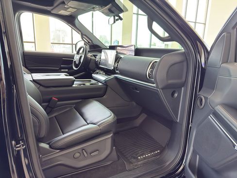 New 2027 Ford Expedition Platinum w/ Stealth Appearance Package AWD/4WD image 30