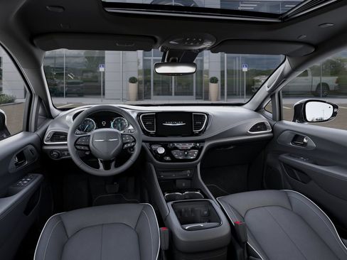 New 2026 Chrysler Pacifica Limited w/ Uconnect Theater Family Group FWD image 15