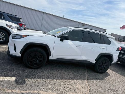 Used 2020 Toyota RAV4 LE image 4