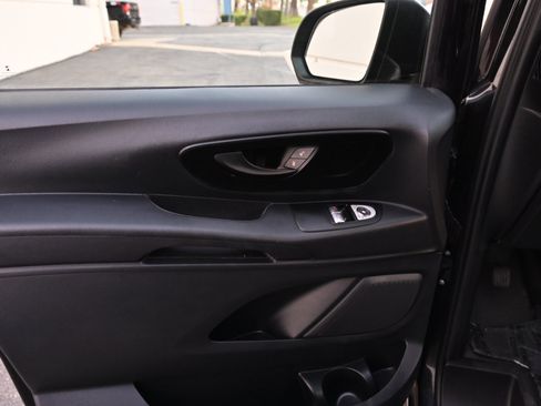 Used 2018 Mercedes-Benz Metris Passenger image 26