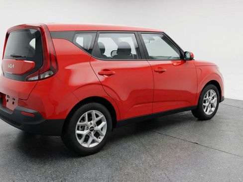 Used 2025 Kia Soul LX w/ LX Technology Package image 9