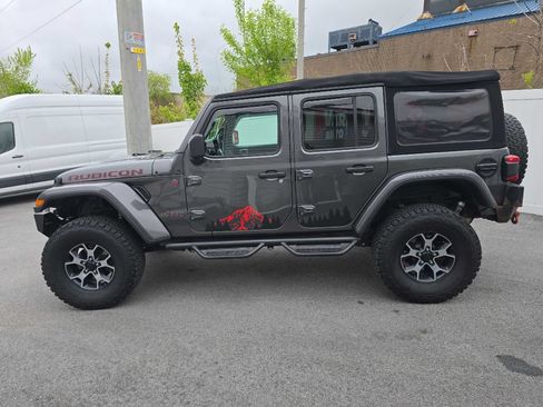 Used 2018 Jeep Wrangler Unlimited Rubicon w/ Dual Top Group AWD/4WD image 11