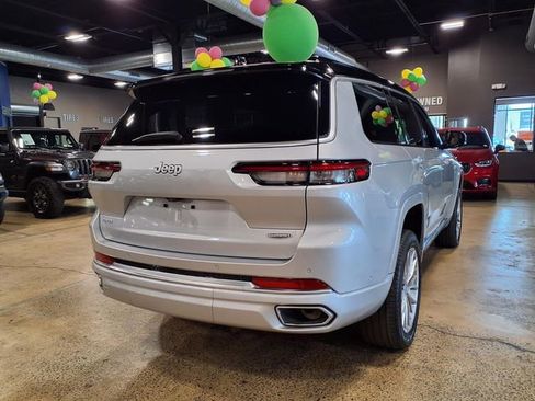Used 2024 Jeep Grand Cherokee L Summit w/ Luxury Tech Group V AWD/4WD image 8