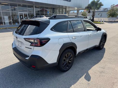 Used 2024 Subaru Outback Onyx Edition AWD/4WD image 3