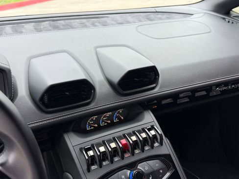 Used 2018 Lamborghini Huracan LP 580-2 RWD image 38