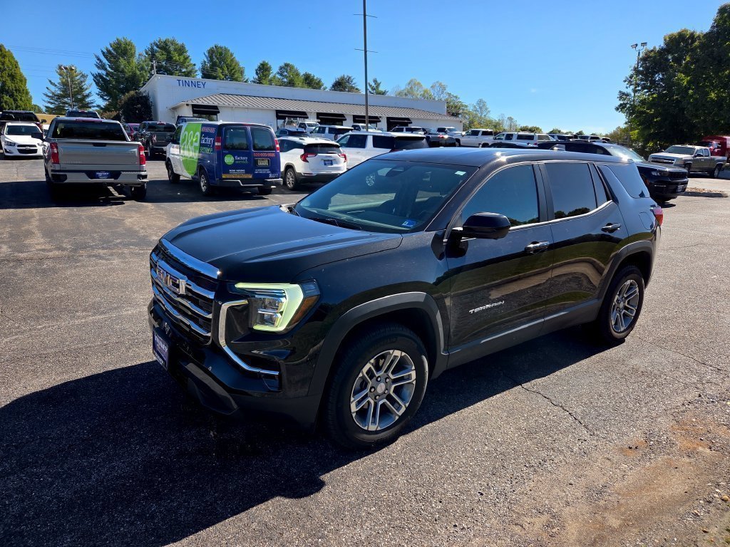Used 2025 GMC Terrain Elevation w/ Technology Package II AWD/4WD image 7