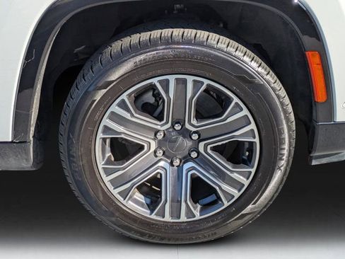 Used 2024 Jeep Wagoneer Series II image 9