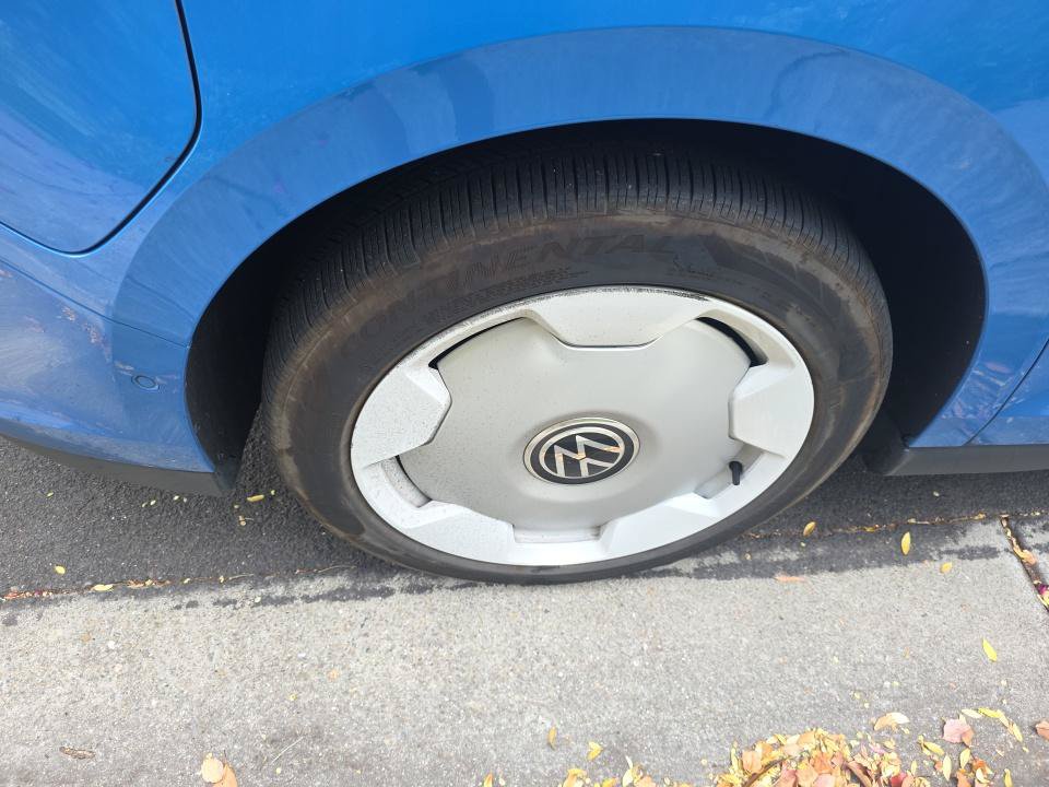 Used 2025 Volkswagen ID. Buzz 1st Edition RWD image 5