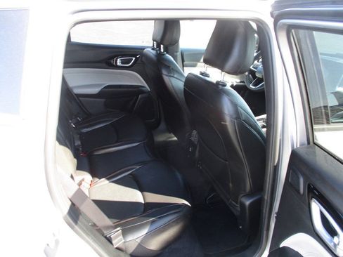Used 2023 Jeep Compass Limited AWD/4WD image 14