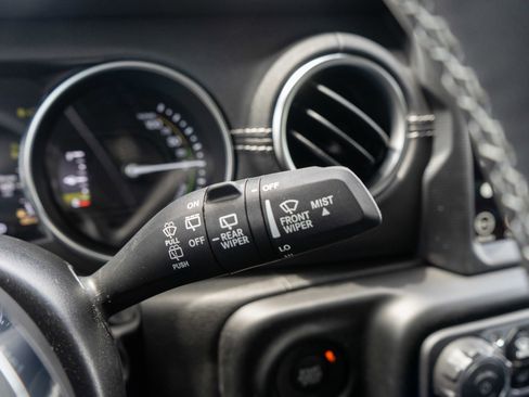 Used 2023 Jeep Wrangler Unlimited Sahara w/ Cold Weather Group AWD/4WD image 27