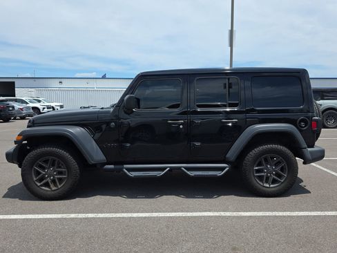 Used 2024 Jeep Wrangler Unlimited Sport AWD/4WD image 2