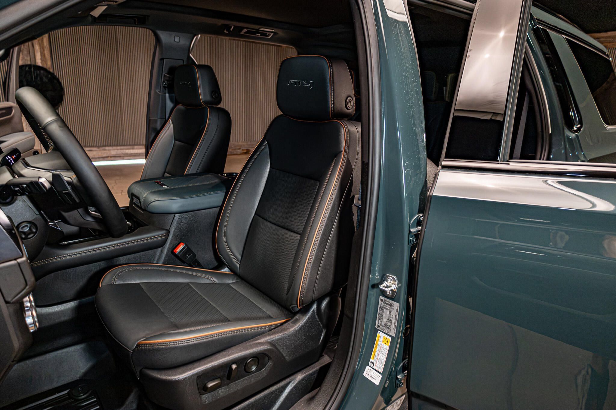 Used 2026 GMC Yukon AT4 w/ LPO, Floor Liner Package AWD/4WD image 21