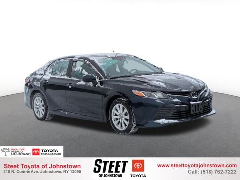 Used 2020 Toyota Camry LE image 1