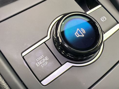 New 2026 Volkswagen Tiguan SE R-Line image 18