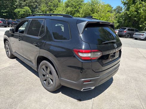 Used 2023 Honda Pilot Sport image 9