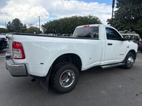 Used 2019 RAM 3500 Tradesman w/ Chrome Appearance Group RWD image 4