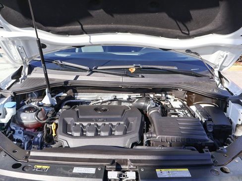 Used 2024 Volkswagen Tiguan SE w/ Panoramic Sunroof Package FWD image 23