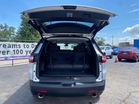 Used 2020 Chevrolet Traverse LT w/ Driver Confidence II Package FWD image 4