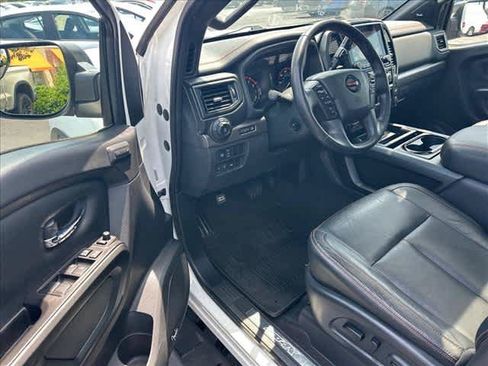 Used 2021 Nissan Titan PRO-4X w/ Pro-4x Convenience Package AWD/4WD image 12