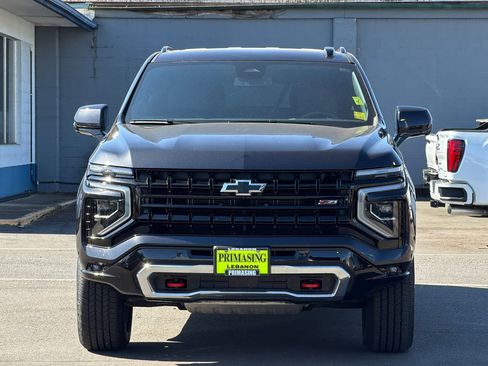Used 2025 Chevrolet Suburban Z71 AWD/4WD image 6