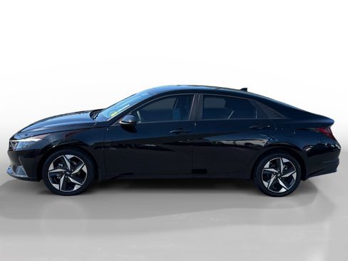 Used 2023 Hyundai Elantra SEL w/ Convenience Package FWD image 2