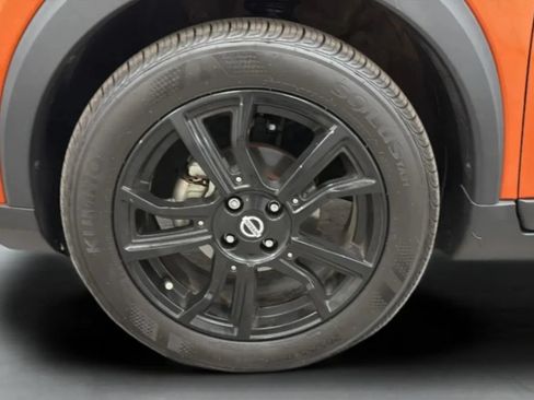 Used 2019 Nissan Kicks SR w/ Exterior Package FWD image 26