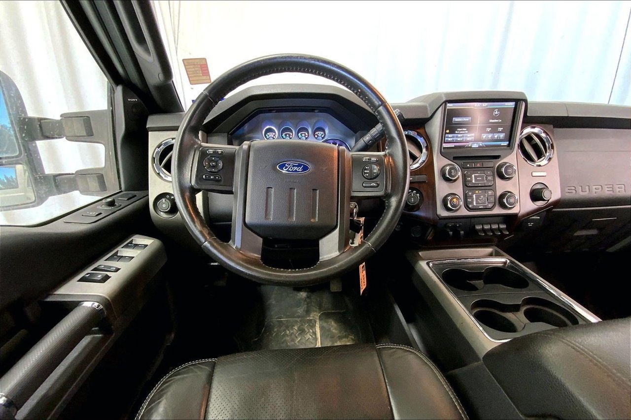 Used 2016 Ford F250 Lariat w/ Lariat Ultimate Package AWD/4WD image 14