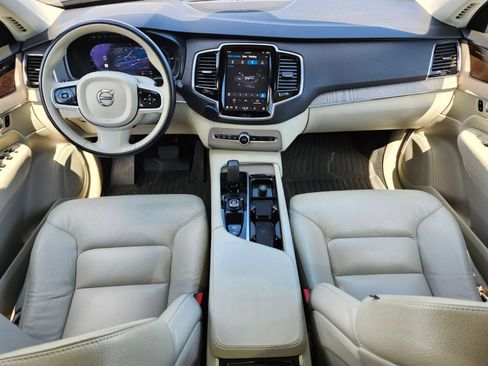 Used 2025 Volvo XC90 T8 Plus w/ Protection Package Premier AWD/4WD image 12