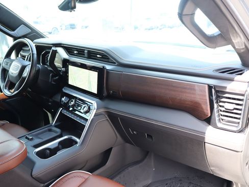 Used 2024 GMC Sierra 3500 Denali Ultimate image 29