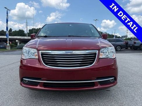 Used 2015 Chrysler Town & Country Touring FWD image 24