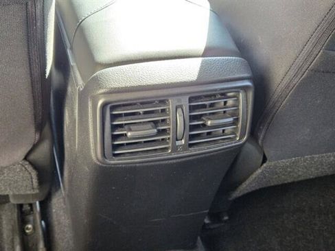 Used 2021 Nissan Rogue Sport S image 14