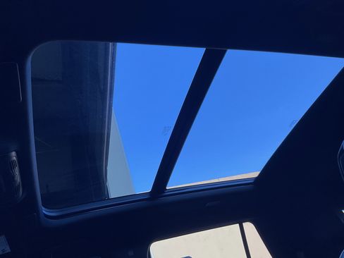 Used 2024 Cadillac Escalade ESV Premium Luxury image 36