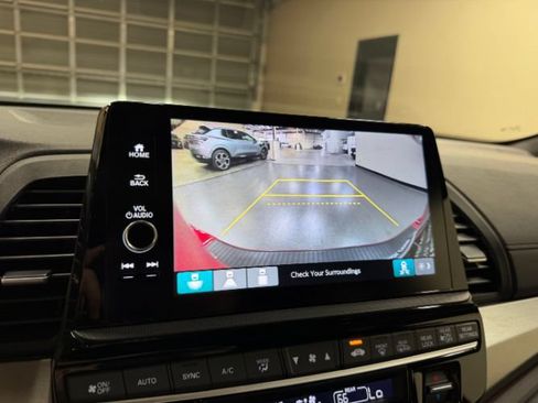 Used 2025 Honda Odyssey Sport-L image 18
