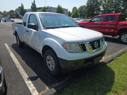 Used 2009 Nissan Frontier XE w/ XE Preferred Pkg RWD image 3