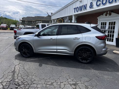 Used 2023 Ford Escape ST-Line Elite w/ Premium Technology Package AWD/4WD image 7