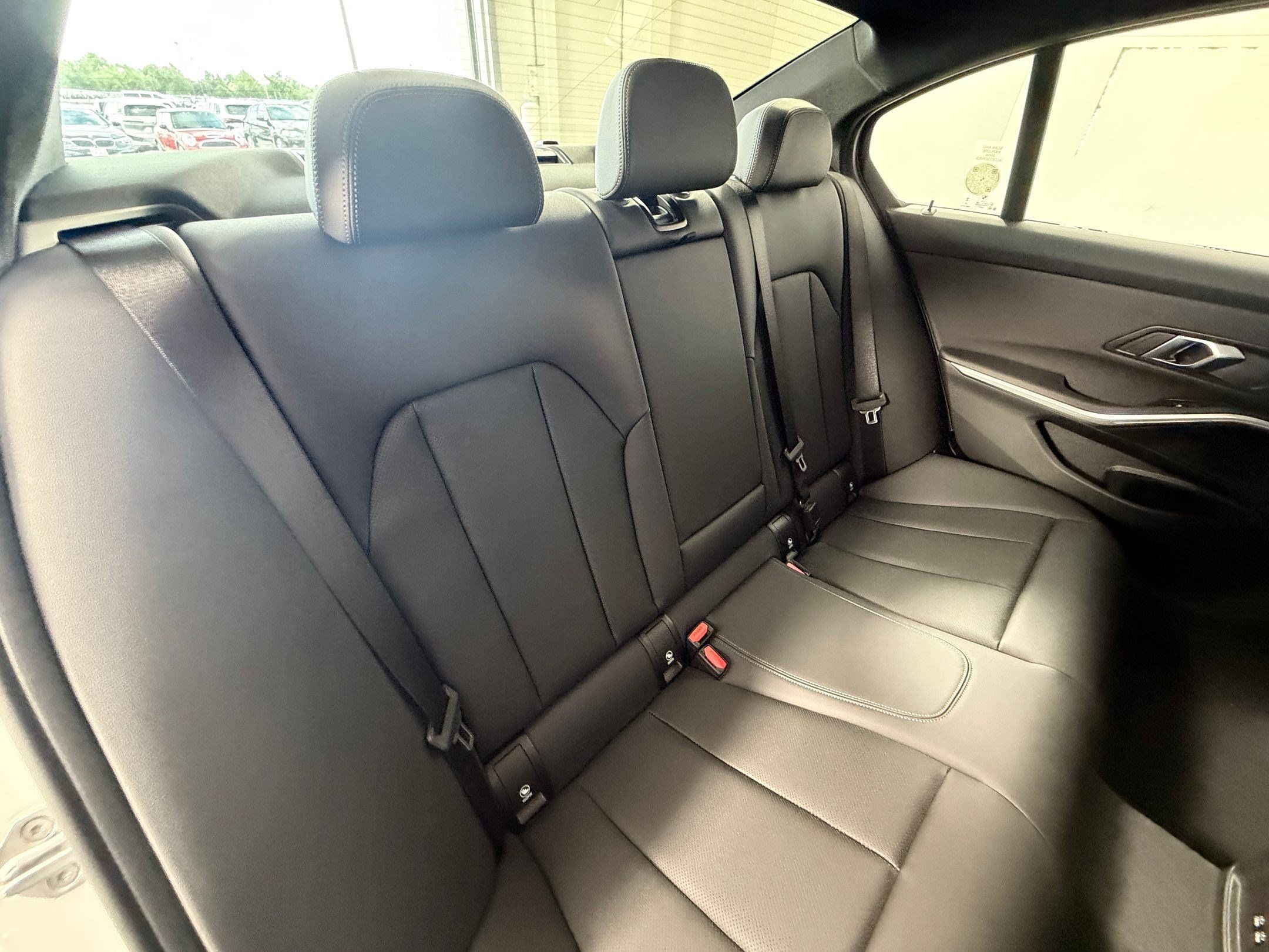 Used 2026 BMW 330i Sedan w/ M Sport Package RWD image 33