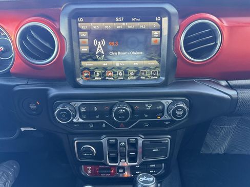 Used 2018 Jeep Wrangler Unlimited Rubicon AWD/4WD image 21