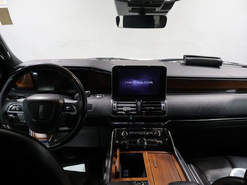 Used 2019 Lincoln Navigator L Reserve AWD/4WD image 15
