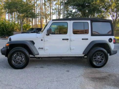 Used 2024 Jeep Wrangler Unlimited Sport AWD/4WD image 13