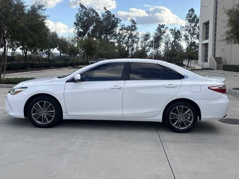 Used 2016 Toyota Camry SE image 6
