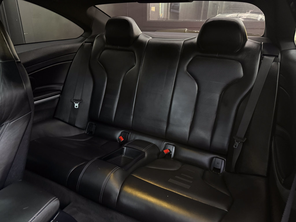 Used 2015 BMW M4 Coupe w/ Executive Package RWD image 18