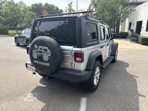 Used 2023 Jeep Wrangler Unlimited Sport AWD/4WD image 10
