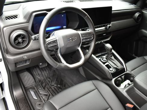 Used 2025 Chevrolet Colorado Trail Boss image 21