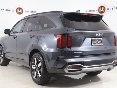 Used 2023 Kia Sorento EX w/ Panoramic Sunroof Package FWD image 4